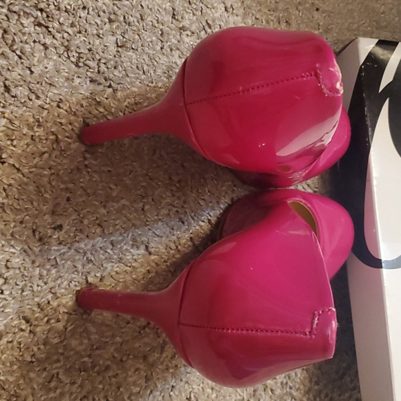 2 pairs of heels - Picture 6 of 17